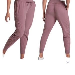 Athleta Attitude Pant Women's Relaxed Lightweight Ruched Jogger Size 6